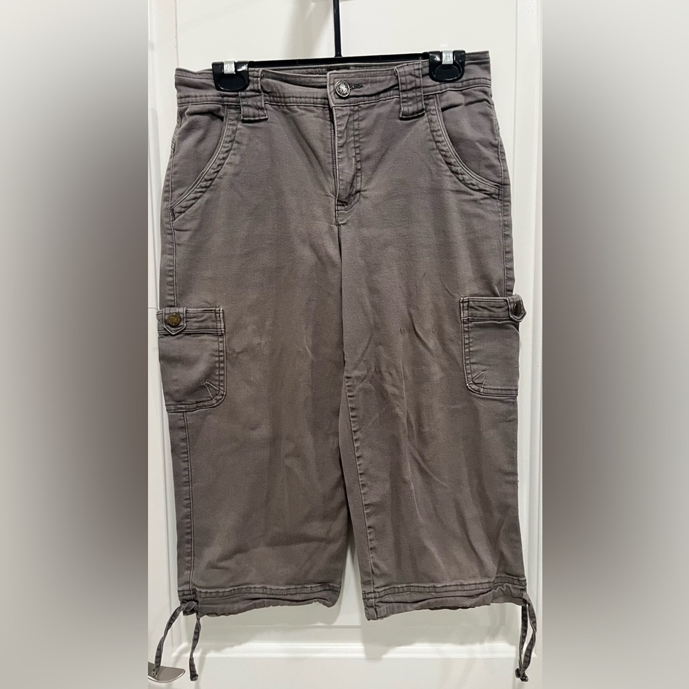 Gloria Vanderbilt Women’s Grey Cargo Capris
